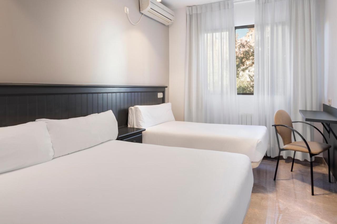 Hotel Victoria Valdemoro Exteriér fotografie