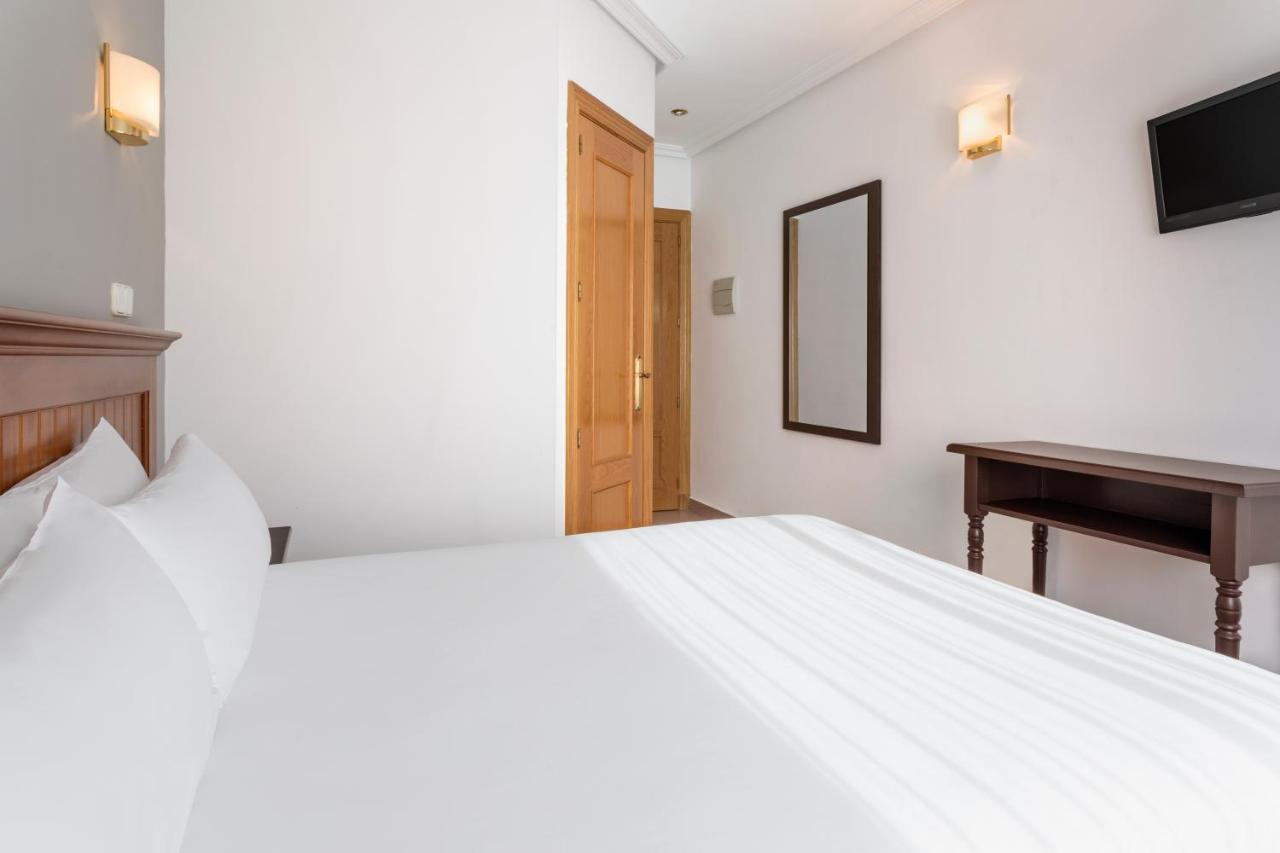 Hotel Victoria Valdemoro Exteriér fotografie